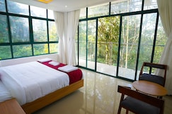 Sunrise Munnar, Munnar