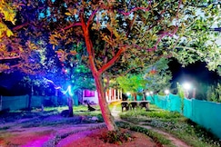 Village & Wild Cafe, Kullu