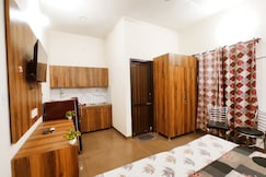 SYL HOTEL IV Four, Ludhiana