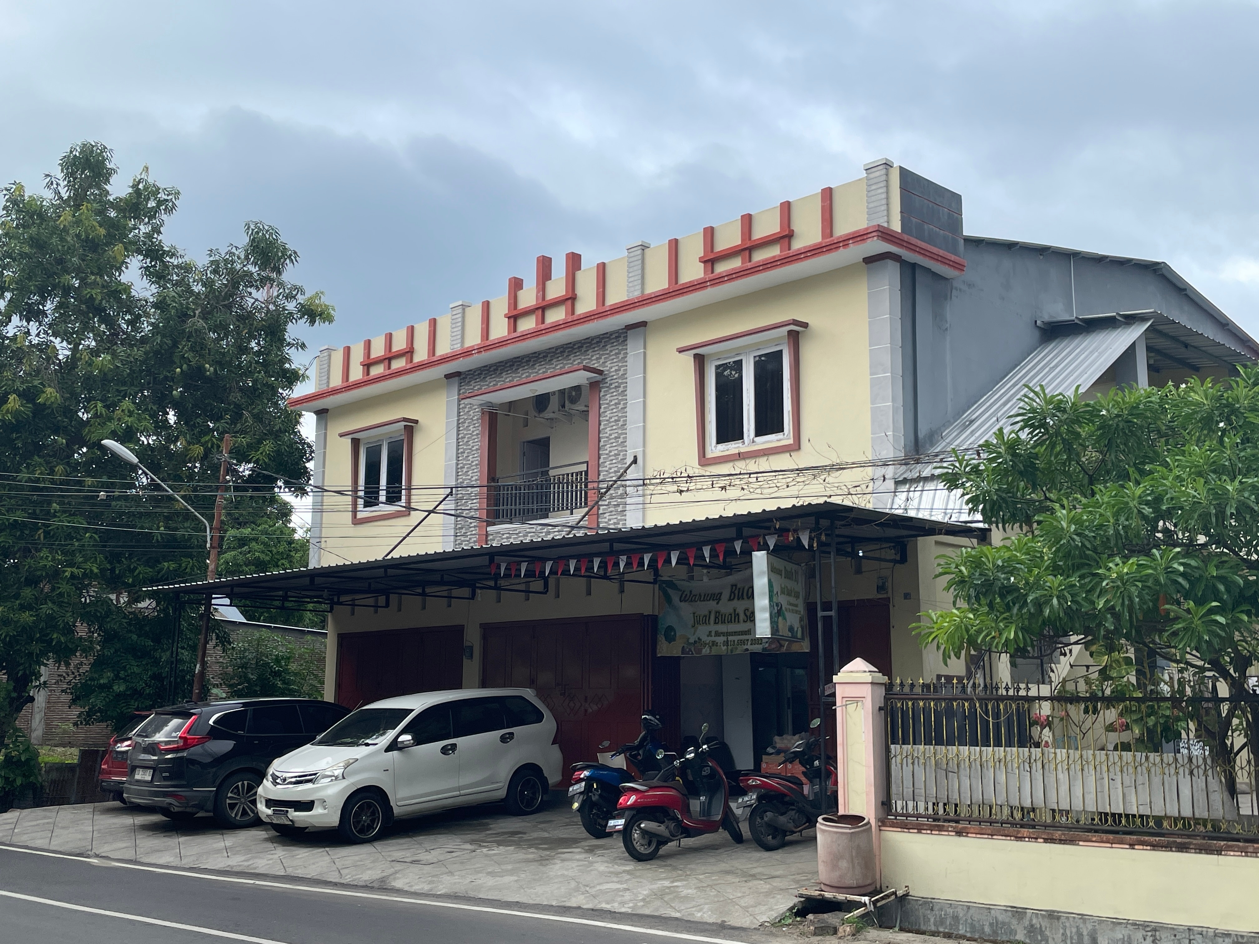 OYO 93412 Kost Irma Syariah - Tap to explore photos