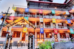 Misfits Hostel and Cafe | Near Mall Road, Kullu