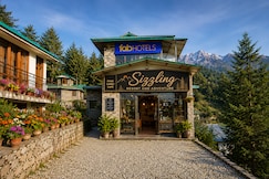 FabHotel Sizzling Resort & Adventure - Nr. Main Market, Kanatal