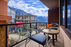 Hill House | Room & Restaurant, Manali