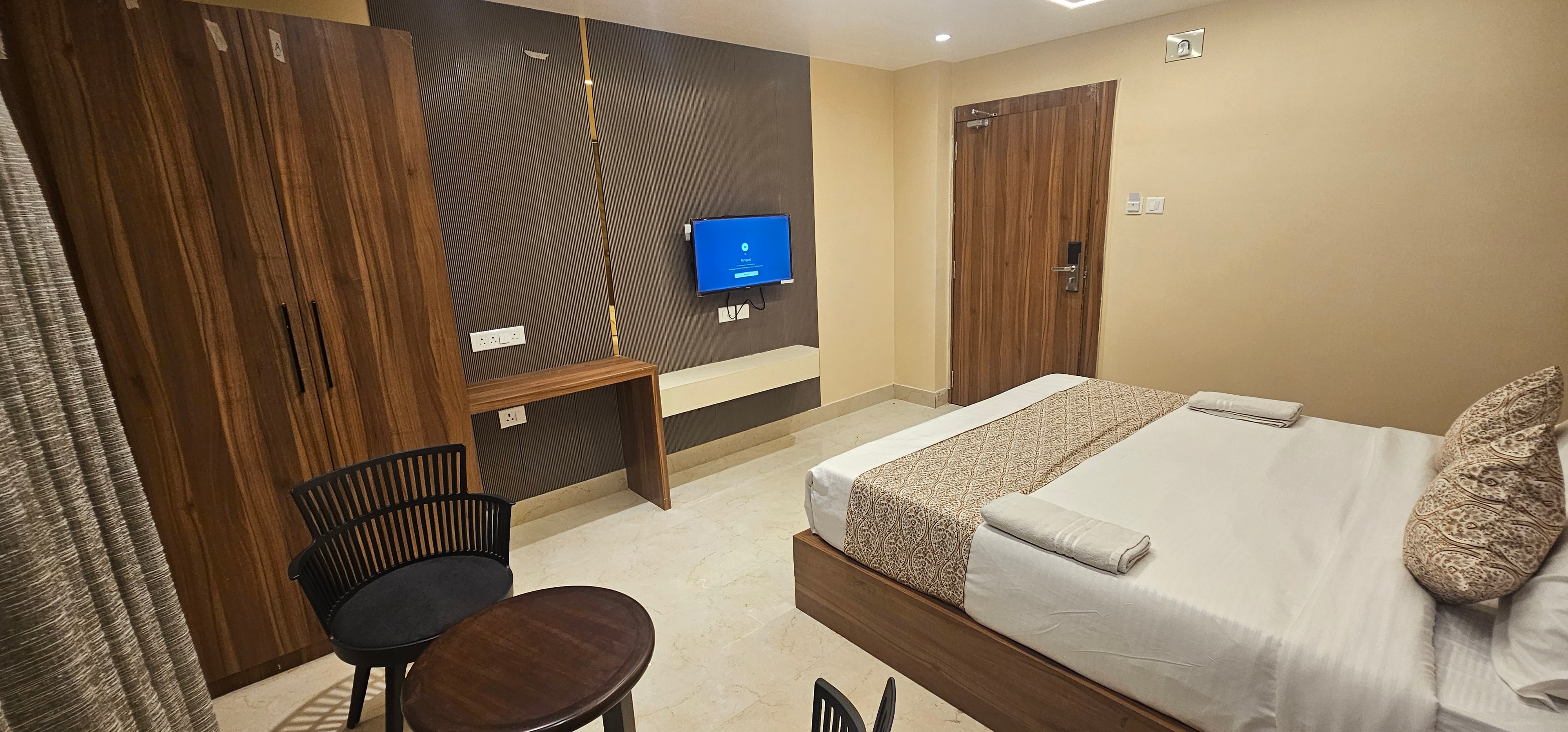 Hotel Vaishno Bliss - Tap to explore photos