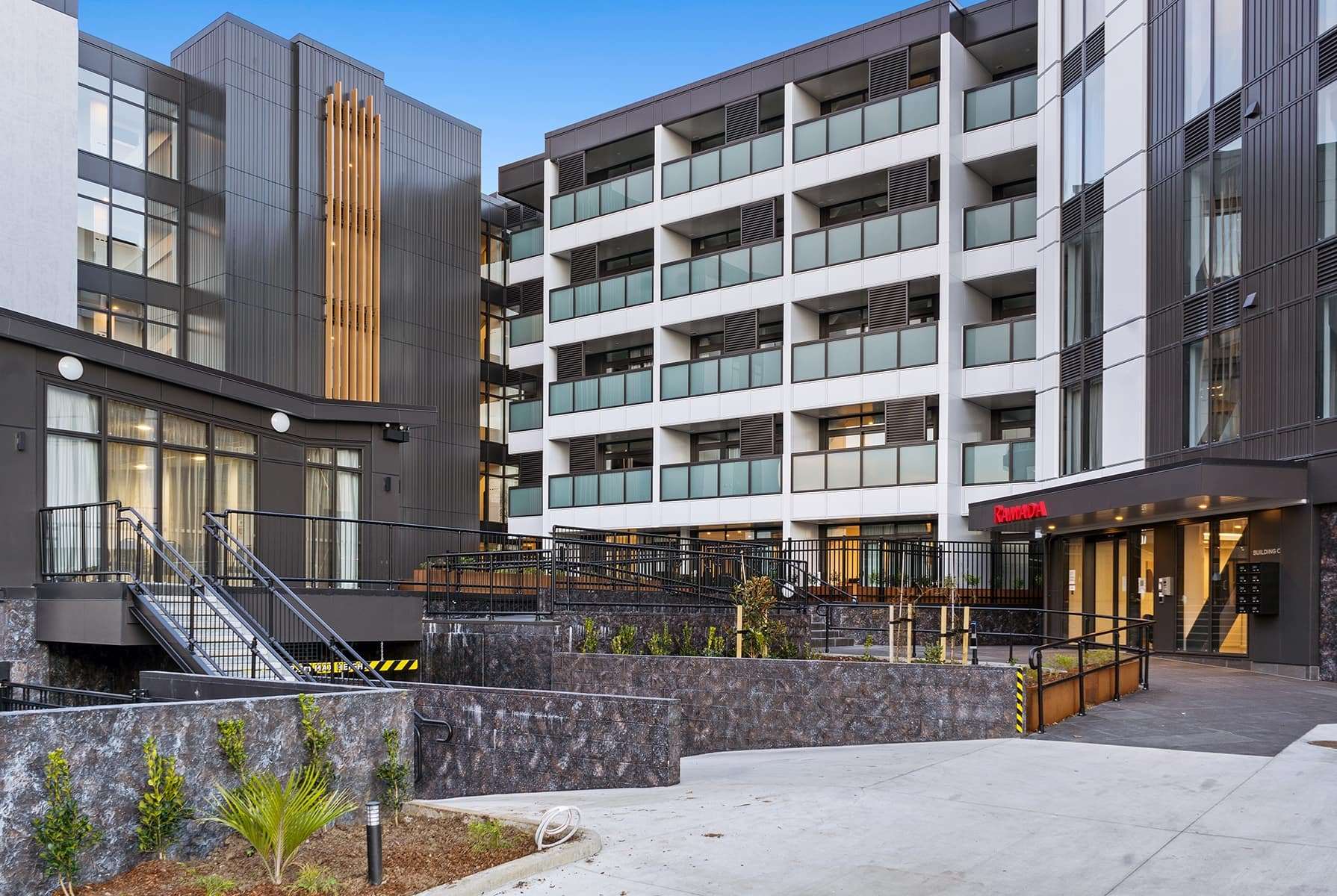 Ramada by Wyndham Newmarket Auckland - Tap to explore photos