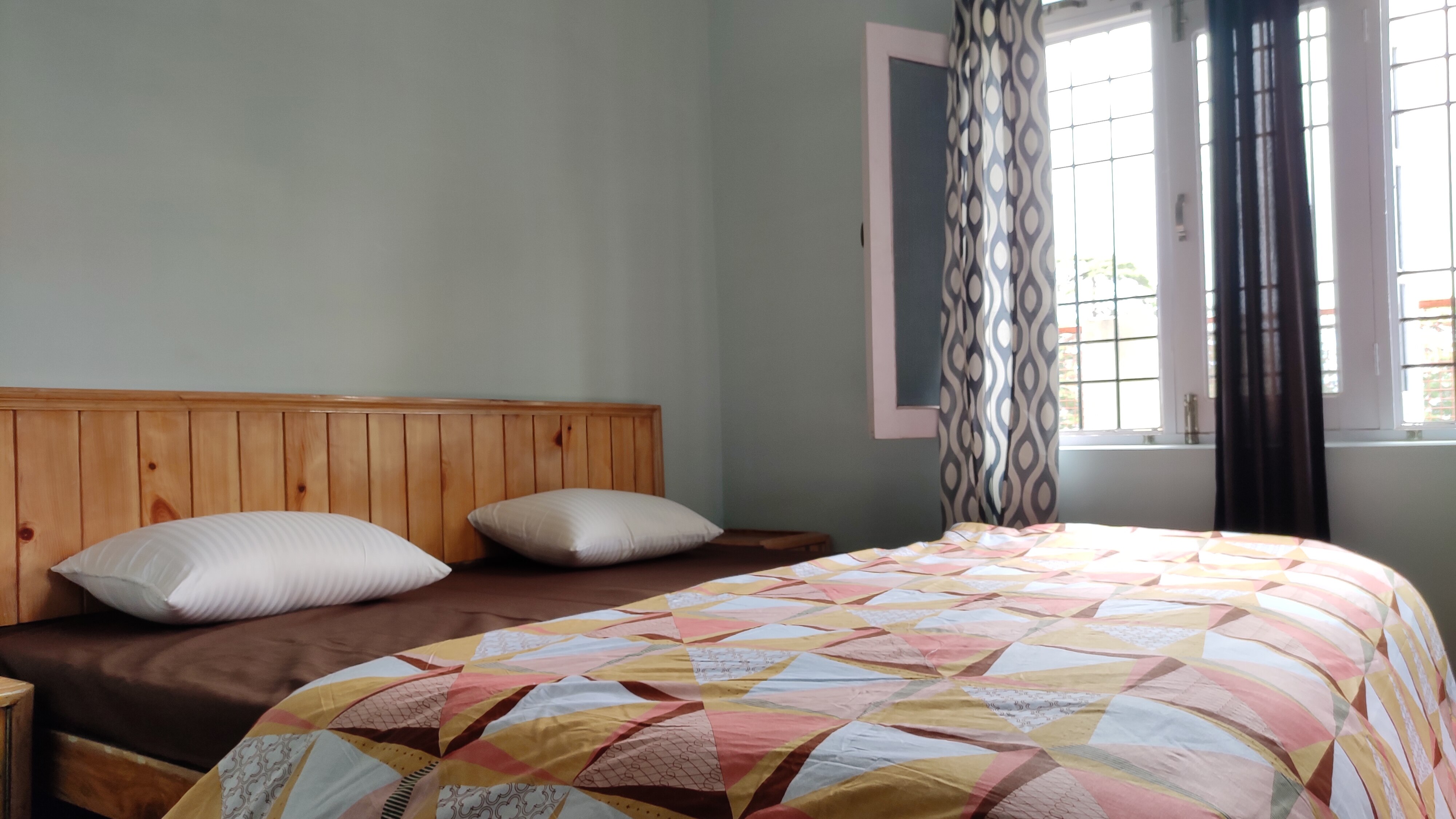 Green Meadows Homestay Jhumar - Tap to explore photos