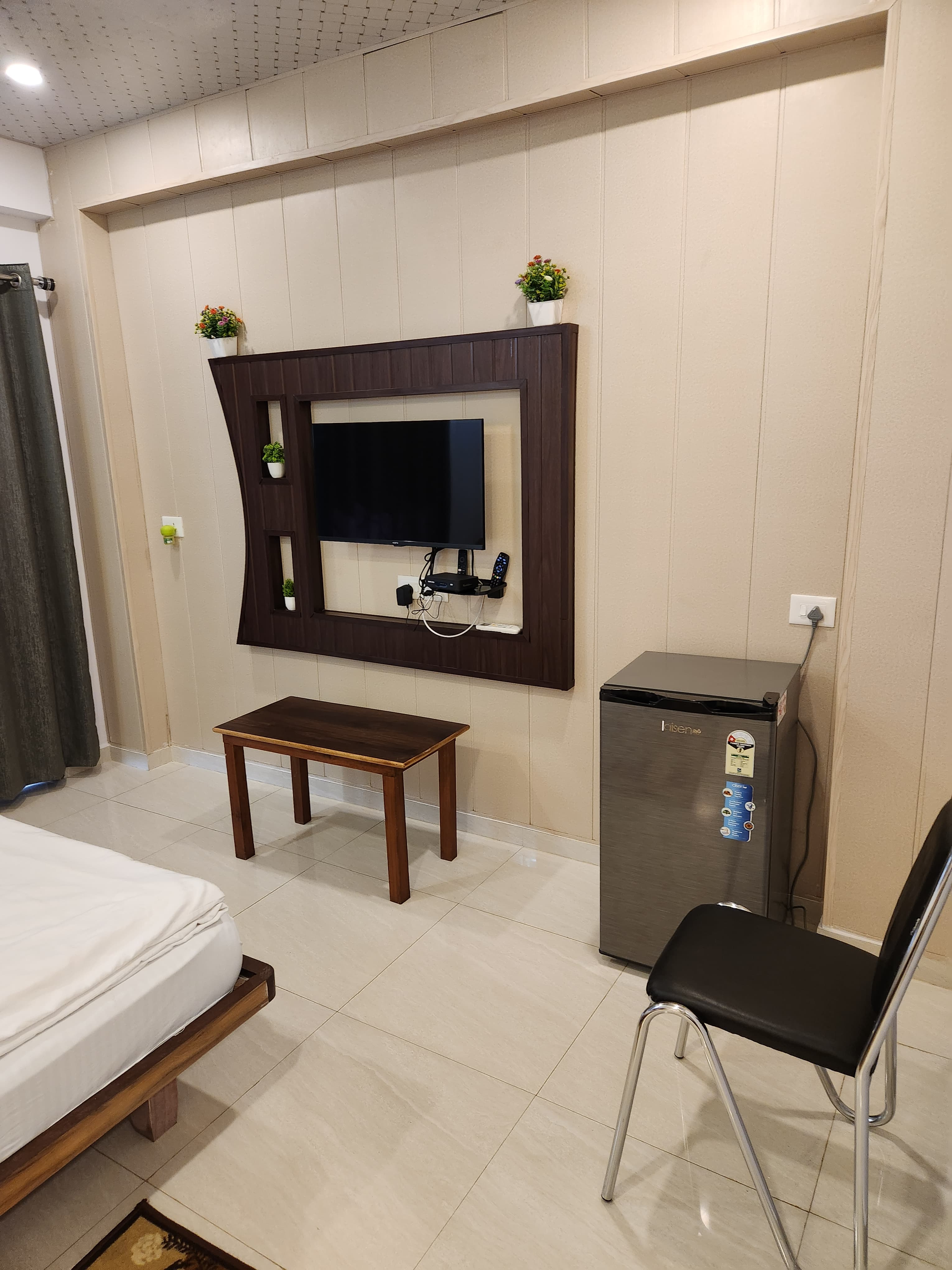 HOTEL PURVA - Tap to explore photos