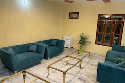 Saraswati Luxurius Home Stay, Ayodhya