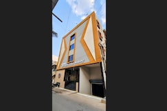 Sri Sapthagiri Luxury Comforts, Ranebennuru