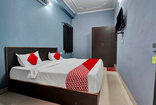 Hotel O Royal Palace