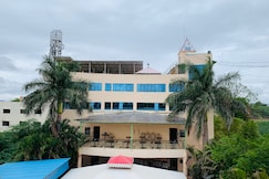 Hotel Raj Palace, Sangamner