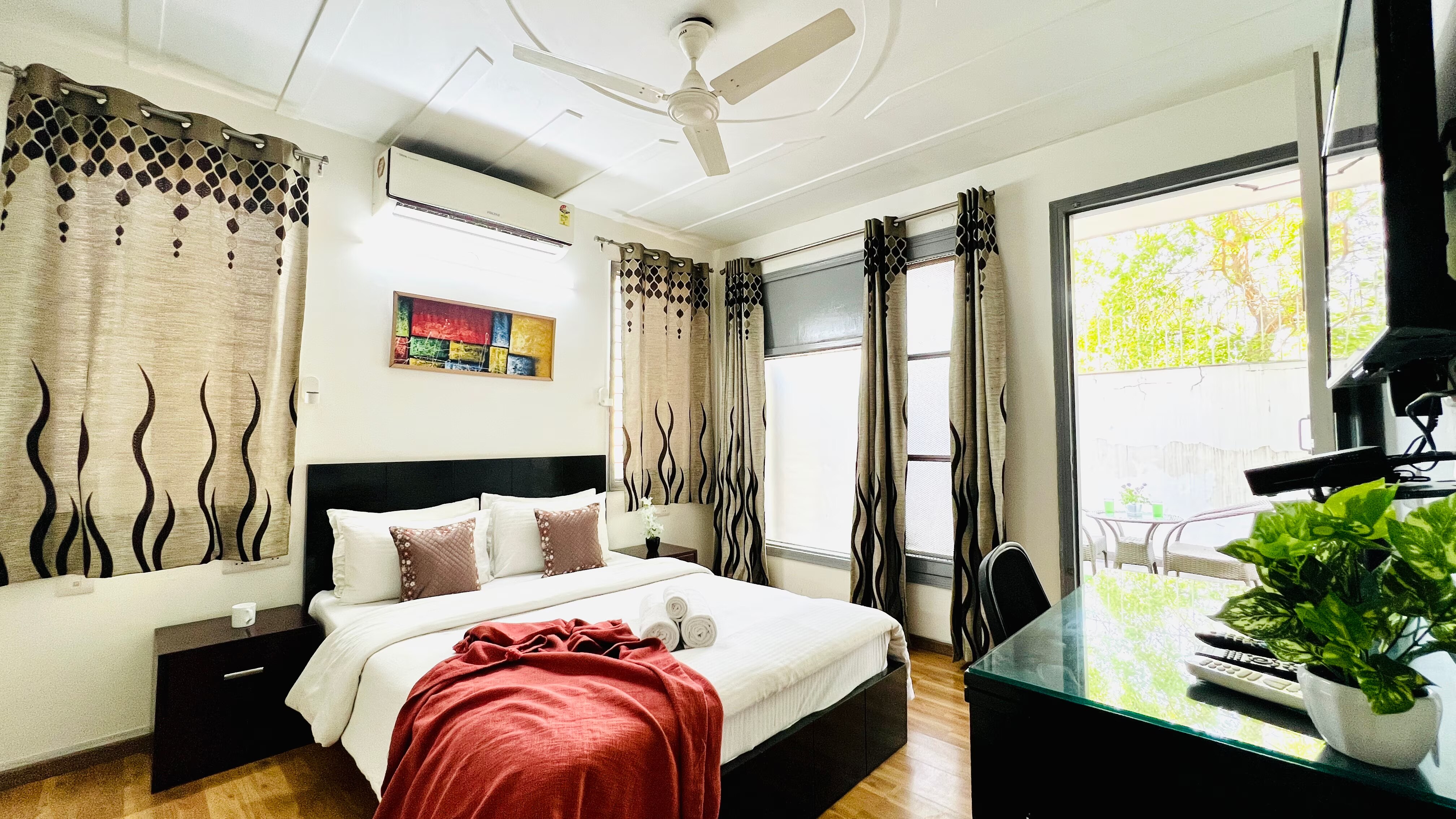 Niketan Medanta 2 BHK Service Apartment - Tap to explore photos