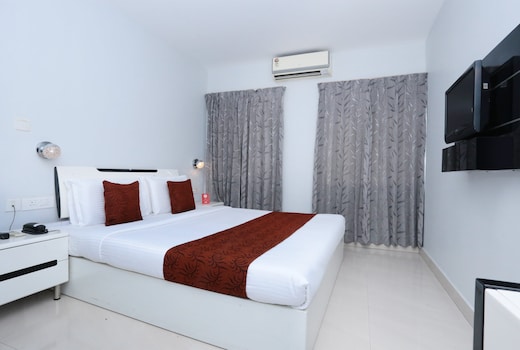 Super Townhouse Malabar Illam