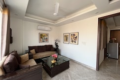 Woodpecker Apartment | Rooms & Caretaker, Delhi