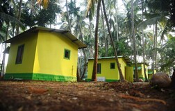 Cottage with Shared Bathroom
