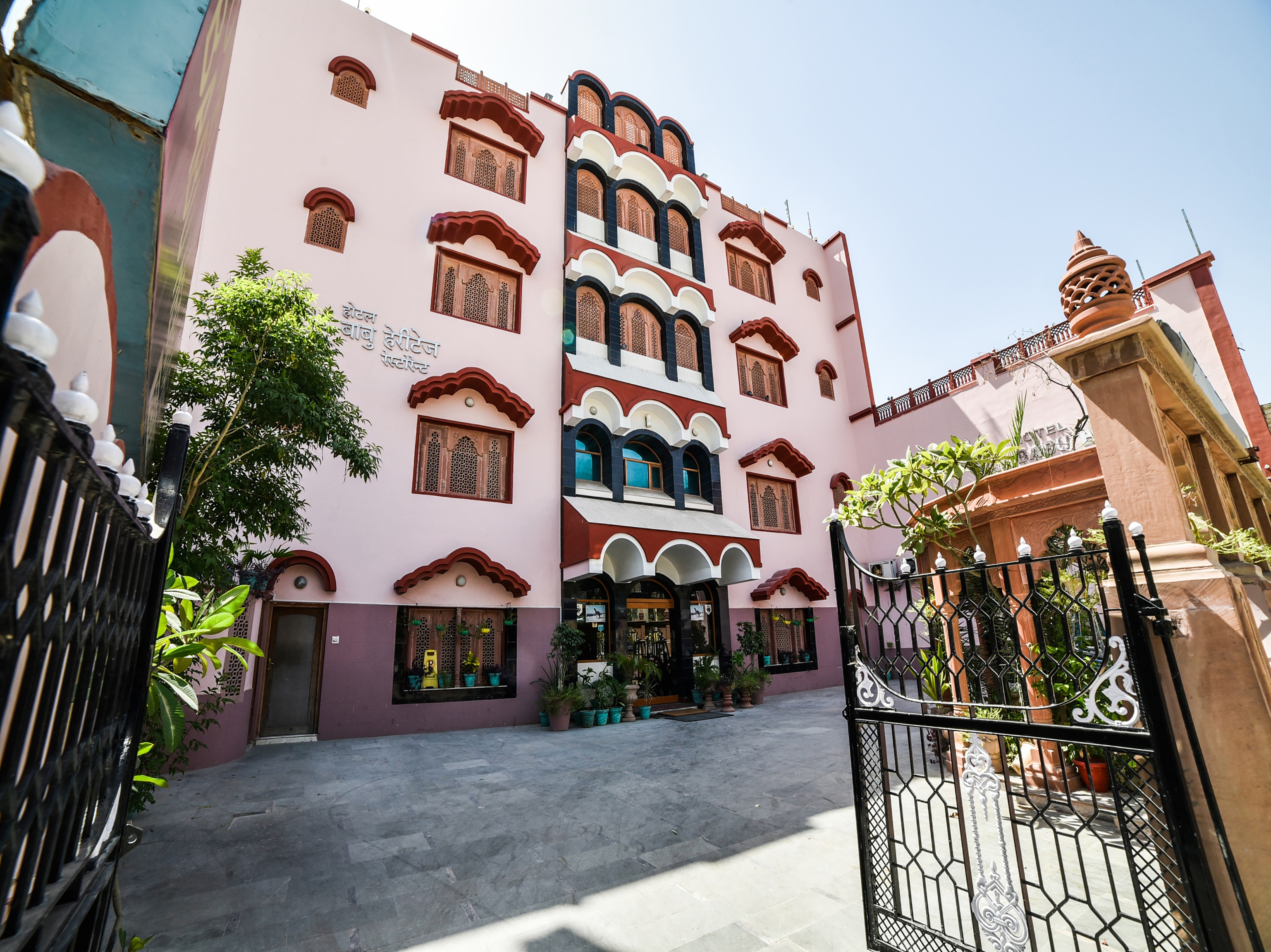 Hotel Babu Heritage - Tap to explore photos