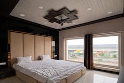 The Golden Wings Hotel, Dewas