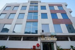 Lee Crownn, Mohali