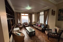 Homestay with Full Mountain View, Darjeeling
