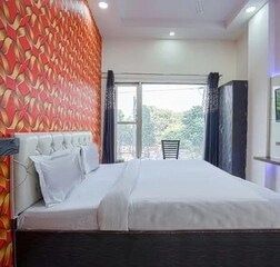 Deluxe AC room with parking