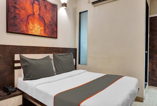 Collection O Royce Studios Near Pune Airport