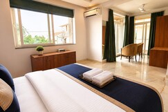Faodail 37 5BHK rooftop pool villa Baga Creek, Goa