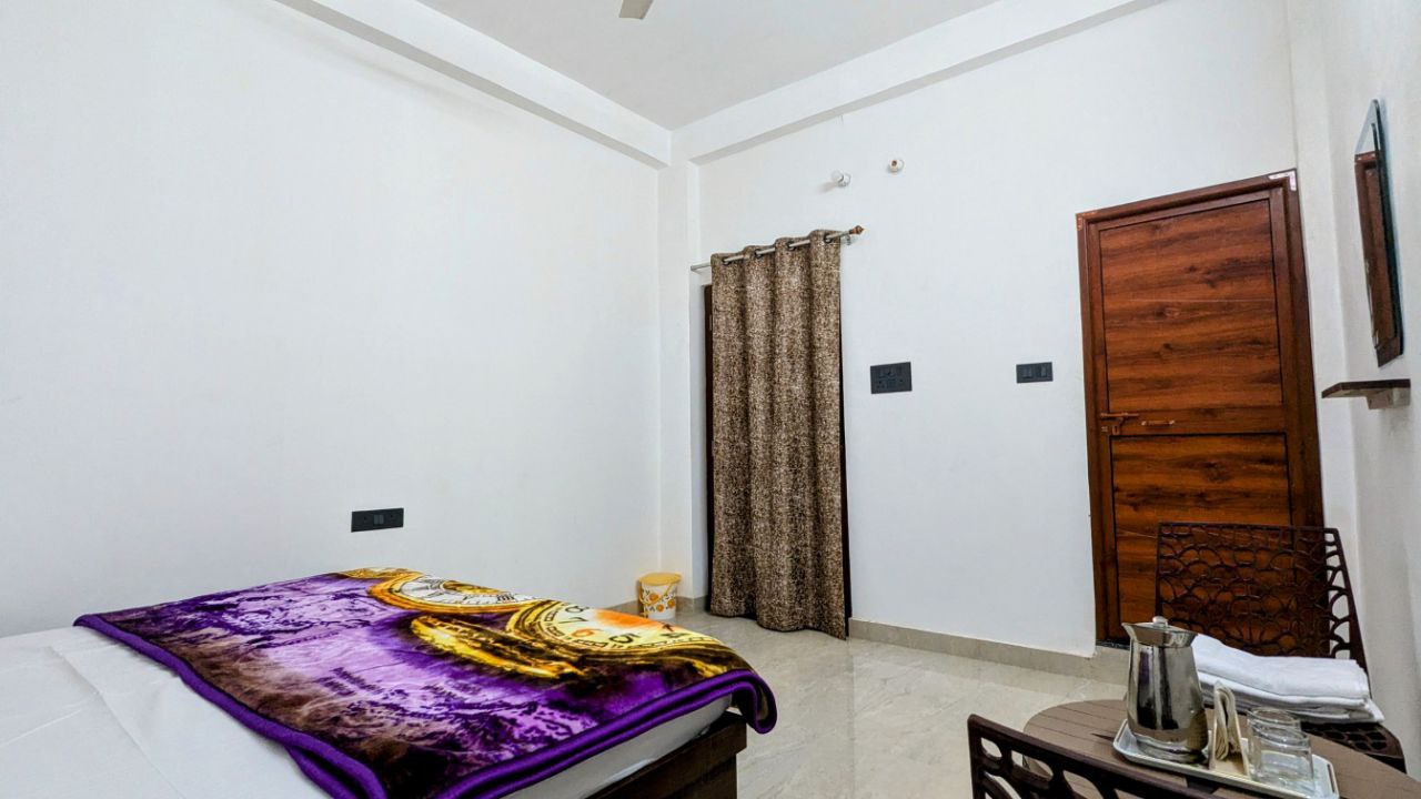 Mittal Homestay - Tap to explore photos