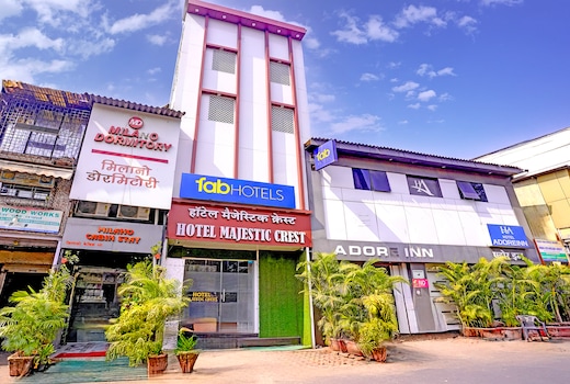 FabHotel Majestic Crest