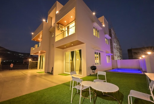 4 BHK Fortune Villa 2 w Private Pool by Jalanta Stays