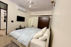 South Delhi Value Stay   At Ashram Metro Station, Delhi
