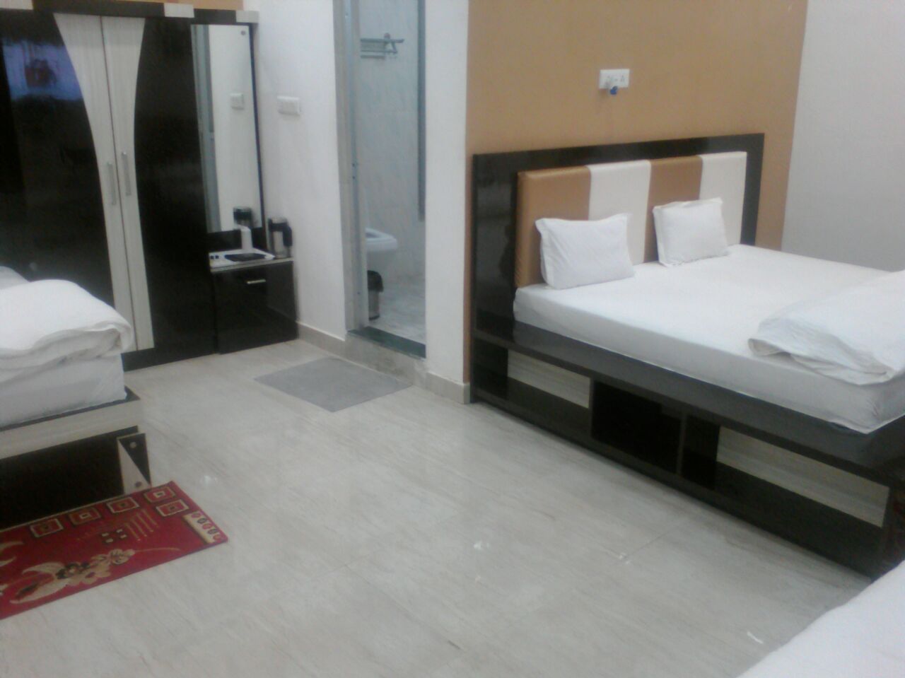 Hotel pratap palace - Tap to explore photos