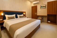 Hotel Mumbai House - LIG Behind CHL Hospital, Indore