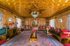 Triumph Houseboats, Srinagar