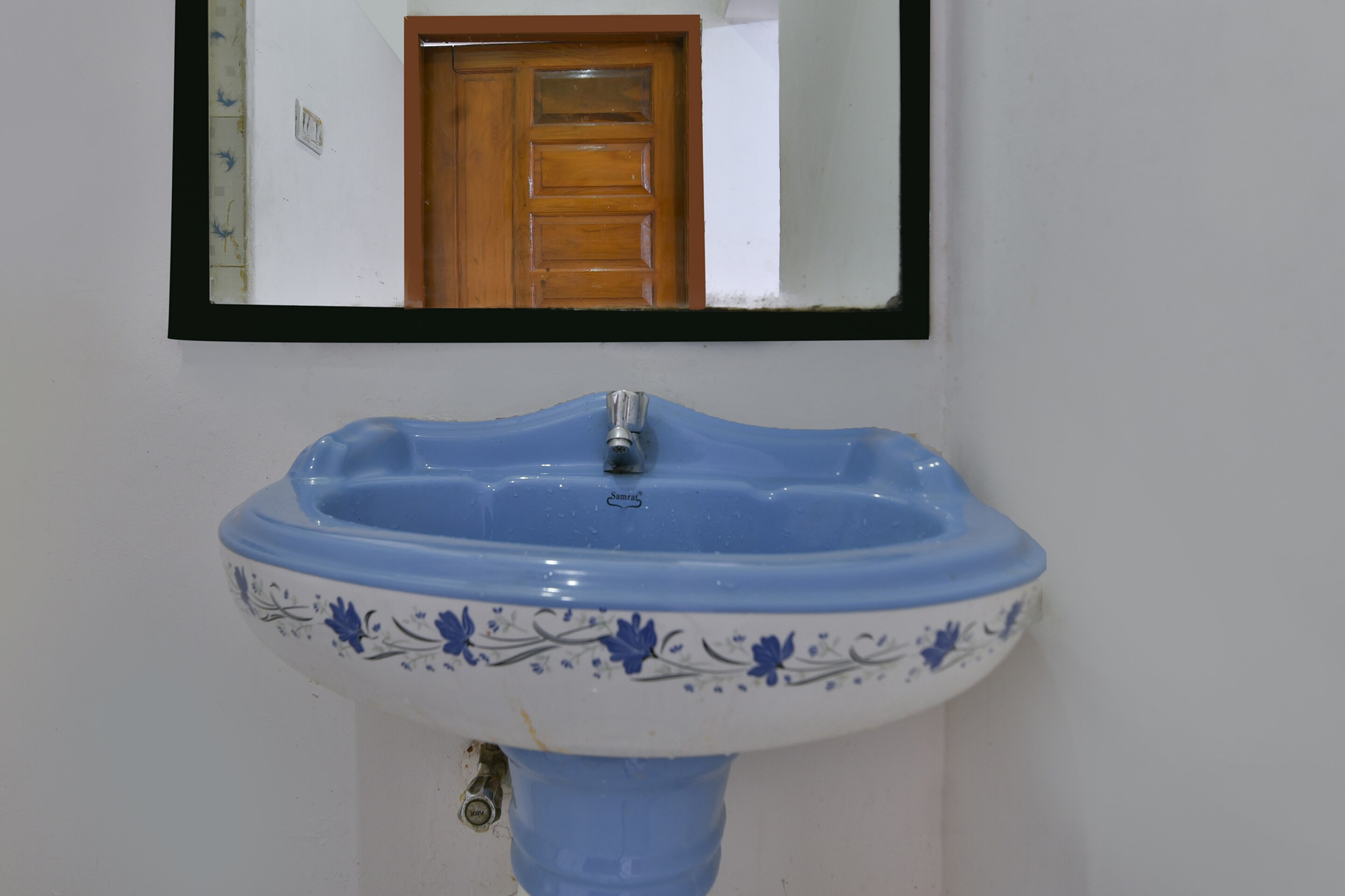 JS Villa - Tap to explore photos