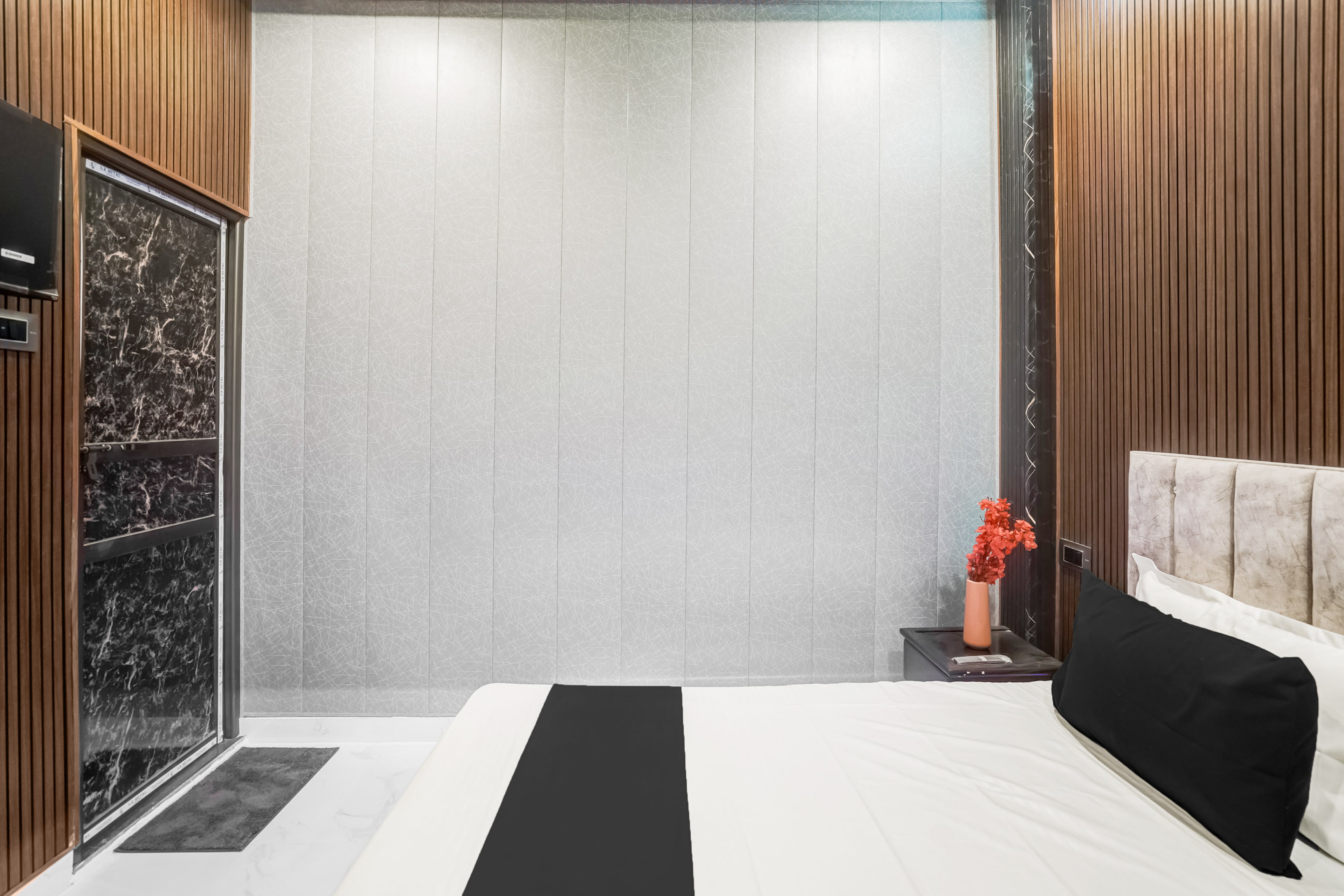 Hotel O Om Nilay Paying Guest House - Tap to explore photos