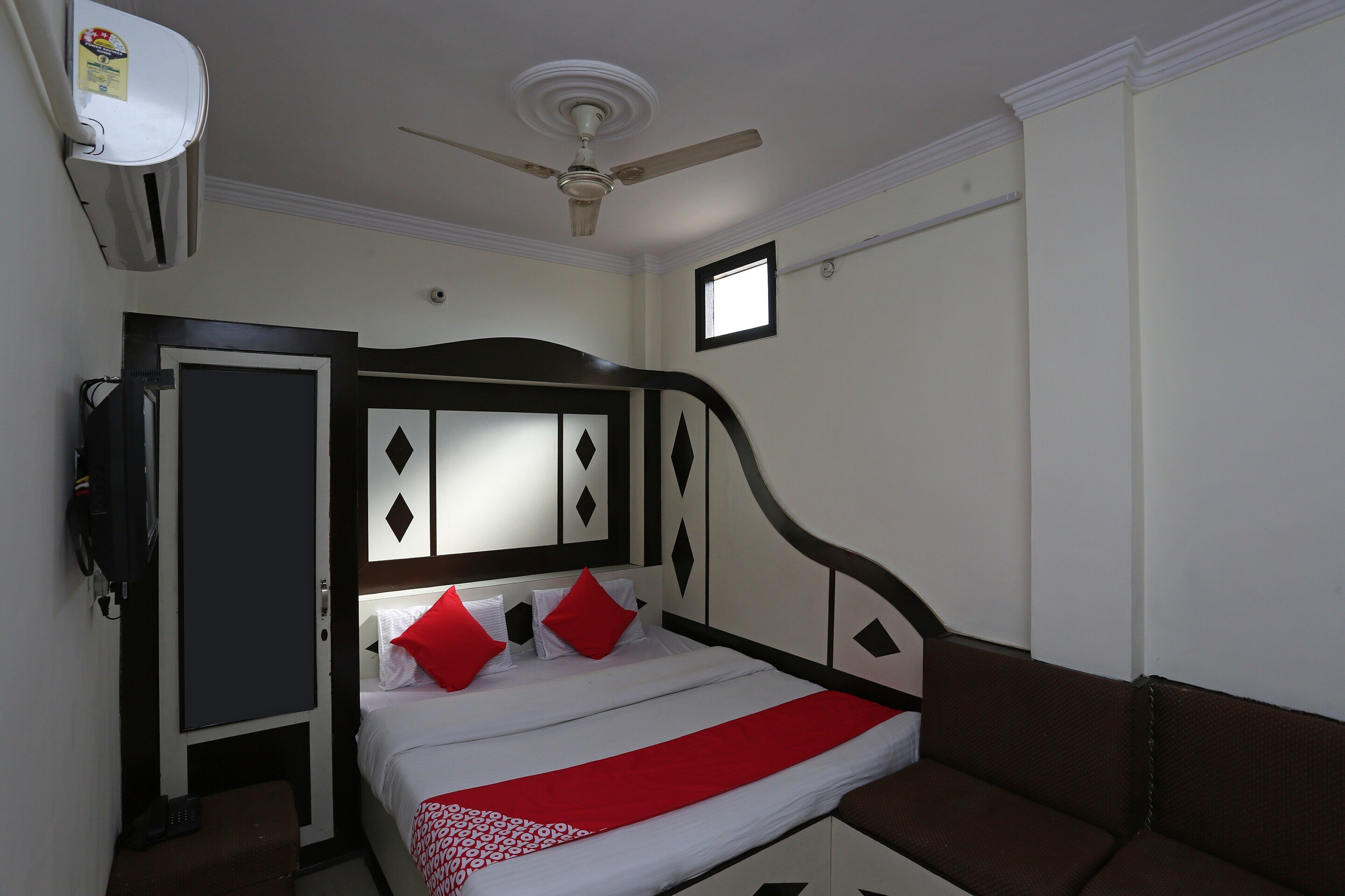 Hotel O Anand - Tap to explore photos