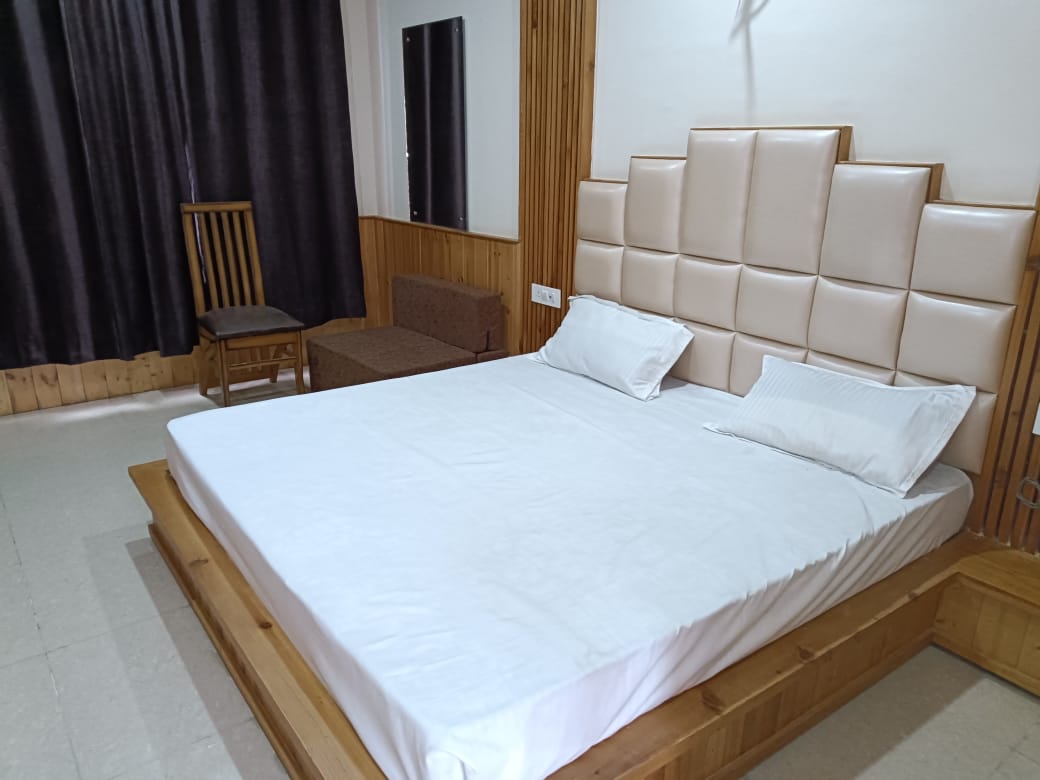 HOTEL ROSHAN REGENCY BY SERAJ HERITAGE INN - Tap to explore photos