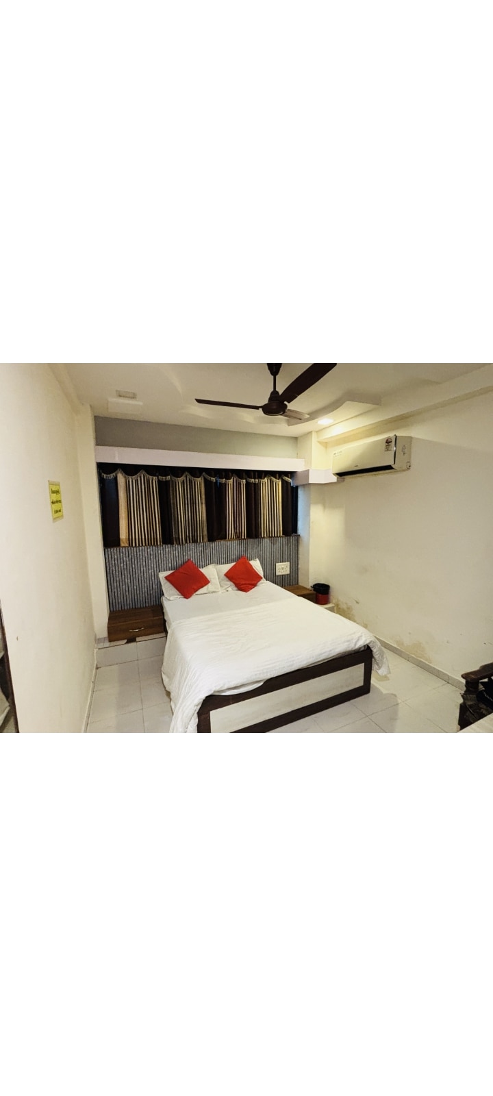Hotel Aniket Inn - Tap to explore photos