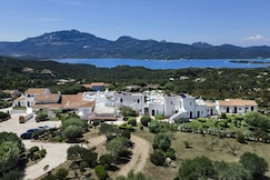 The Local Porto Rotondo, Curio Collection by Hilton, Olbia-Tempio