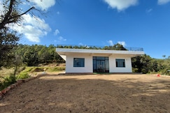 Laxman vila hilltop retreat, Bhanoli