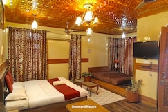 Ainoor Cottage 4BR near Dal Lake, Srinagar