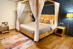 LRX Retreats, Mukteshwar