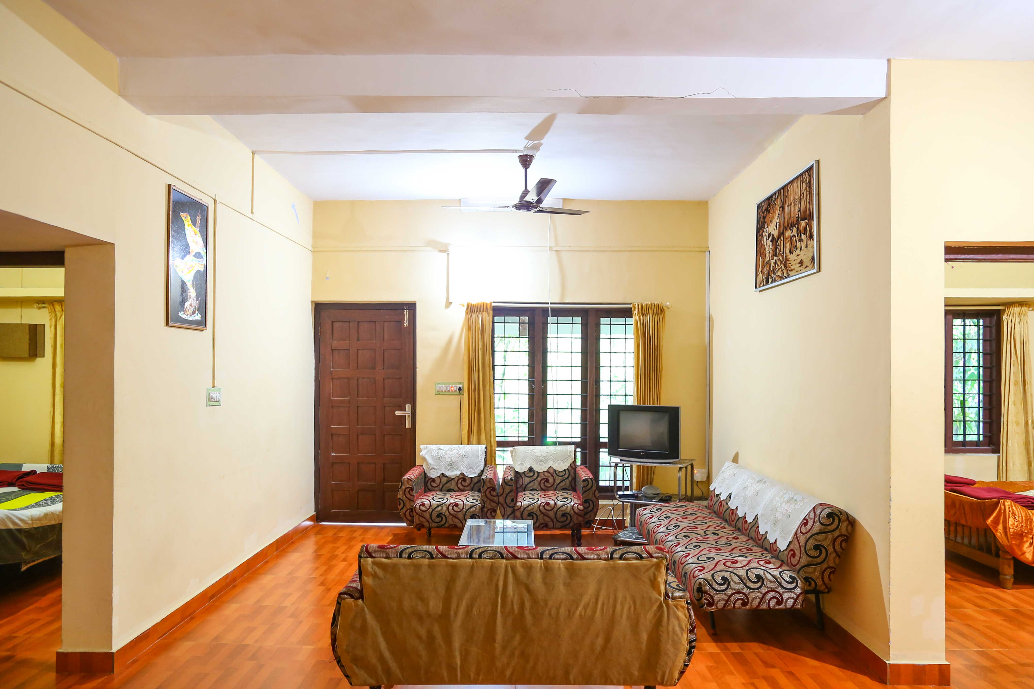 Greenish Fence | Entire 5 BHK Homestay - Tap to explore photos