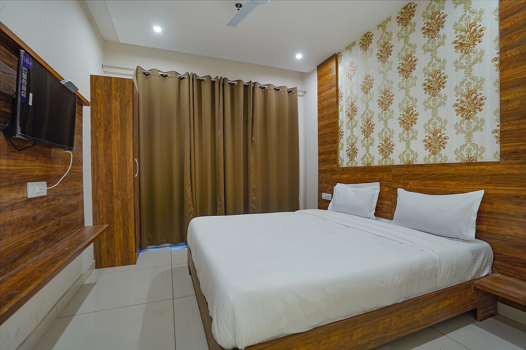 FabHotel HC Mohali Inn - Tap to explore photos