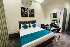 Hotel The Town, Ahmedabad