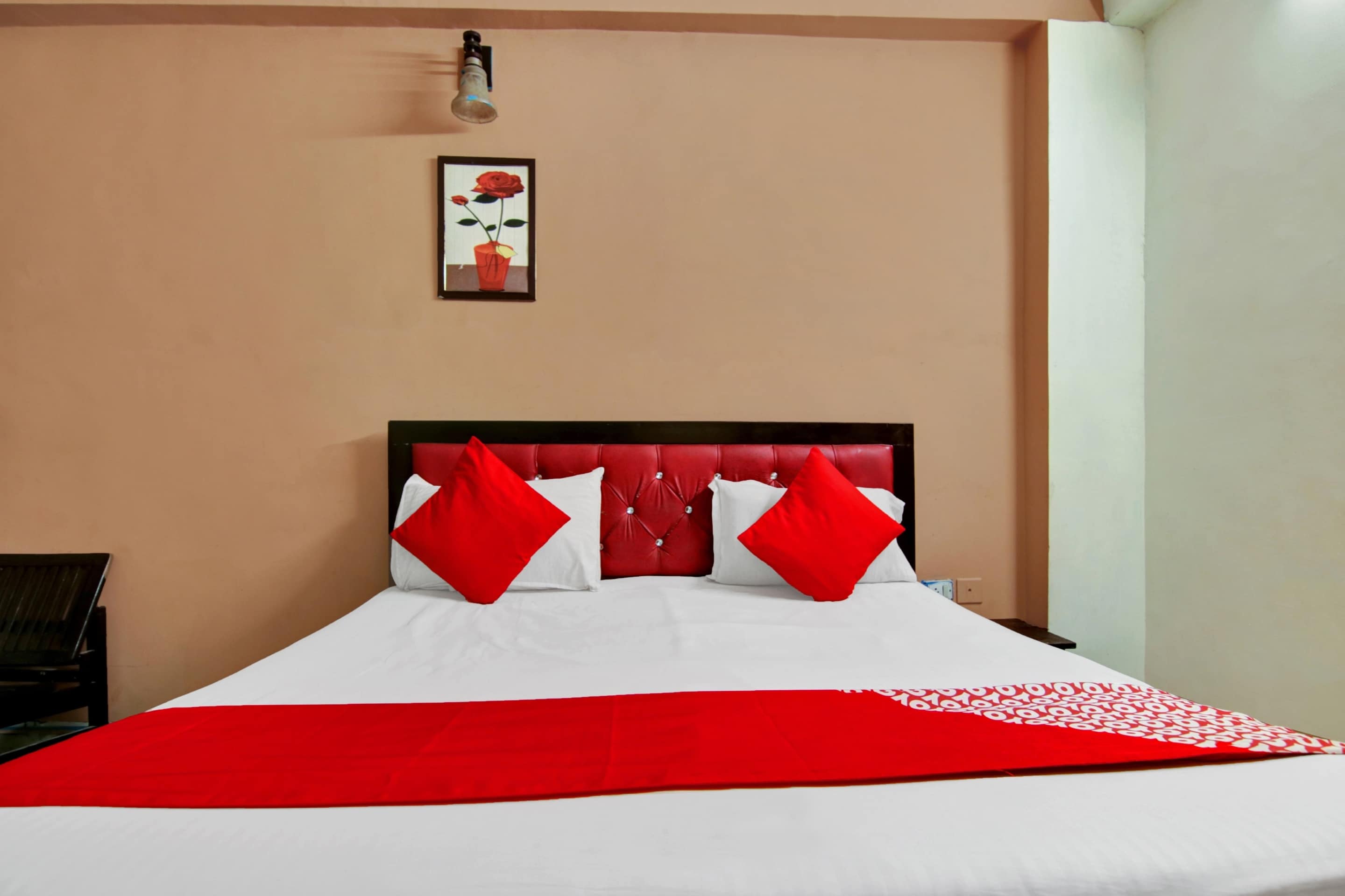 Hotel O Darshan Palace - Tap to explore photos