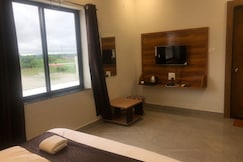 Crystal Resort and Lawns, Sohagpur