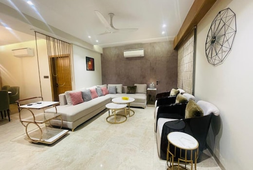 Woodlands Apartment A Fully furnished Luxury 3BHK Apartment