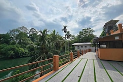 River Portico, Pathanapuram