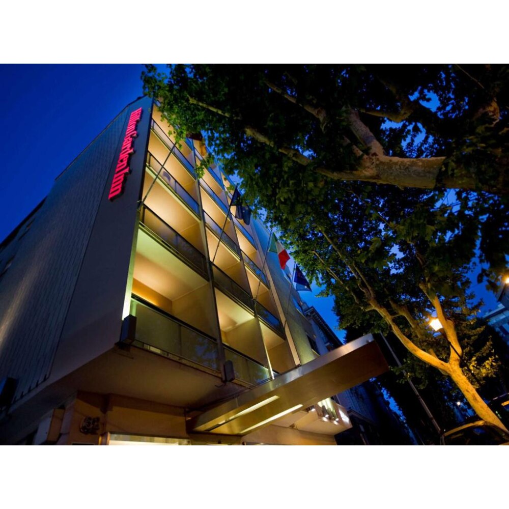 Hilton Garden Inn Rome Claridge - Tap to explore photos